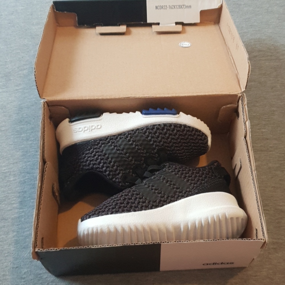 Adidas Brand New black sneaker 4k with box